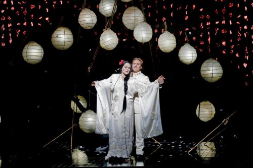 Madama Butterfly lockade storpublik (recension)