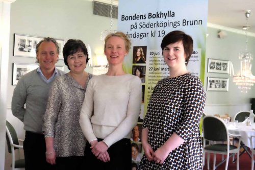 Bondens Bokhylla vänder blad på Brunnen