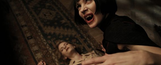 Döless vampyr suckar på Freuds soffa (recension)