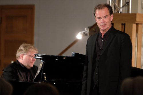 Slingrande piano och sång i Winterreise (recension)